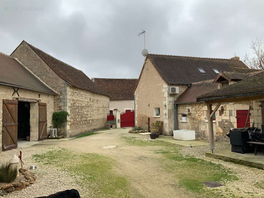 Maison à NEONS-SUR-CREUSE