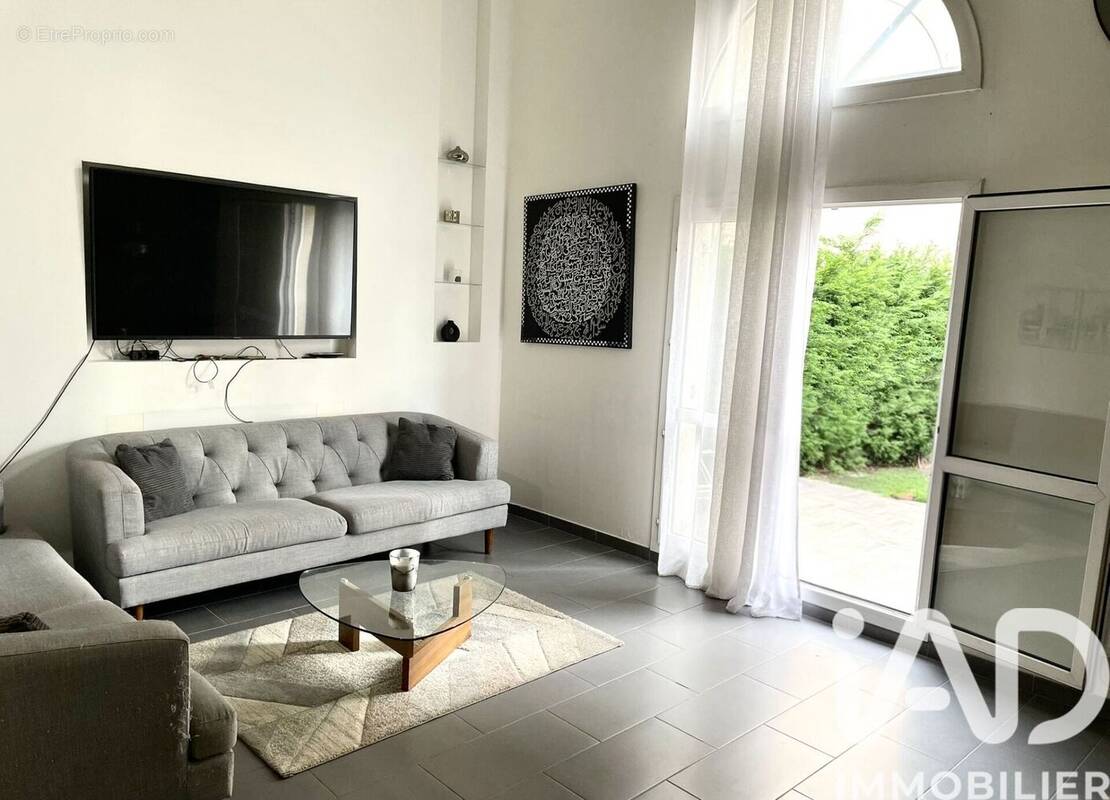 Photo 1 - Maison à SAINT-OUEN-L'AUMONE