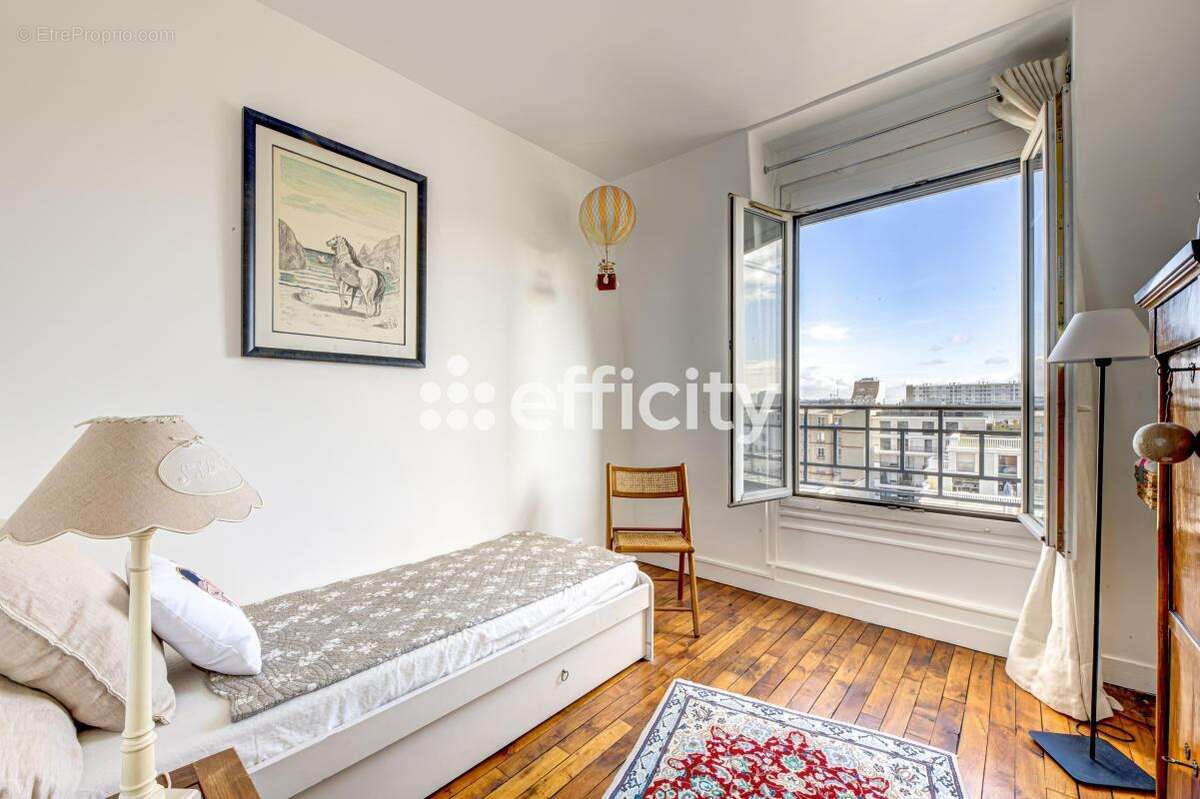 Appartement à LEVALLOIS-PERRET