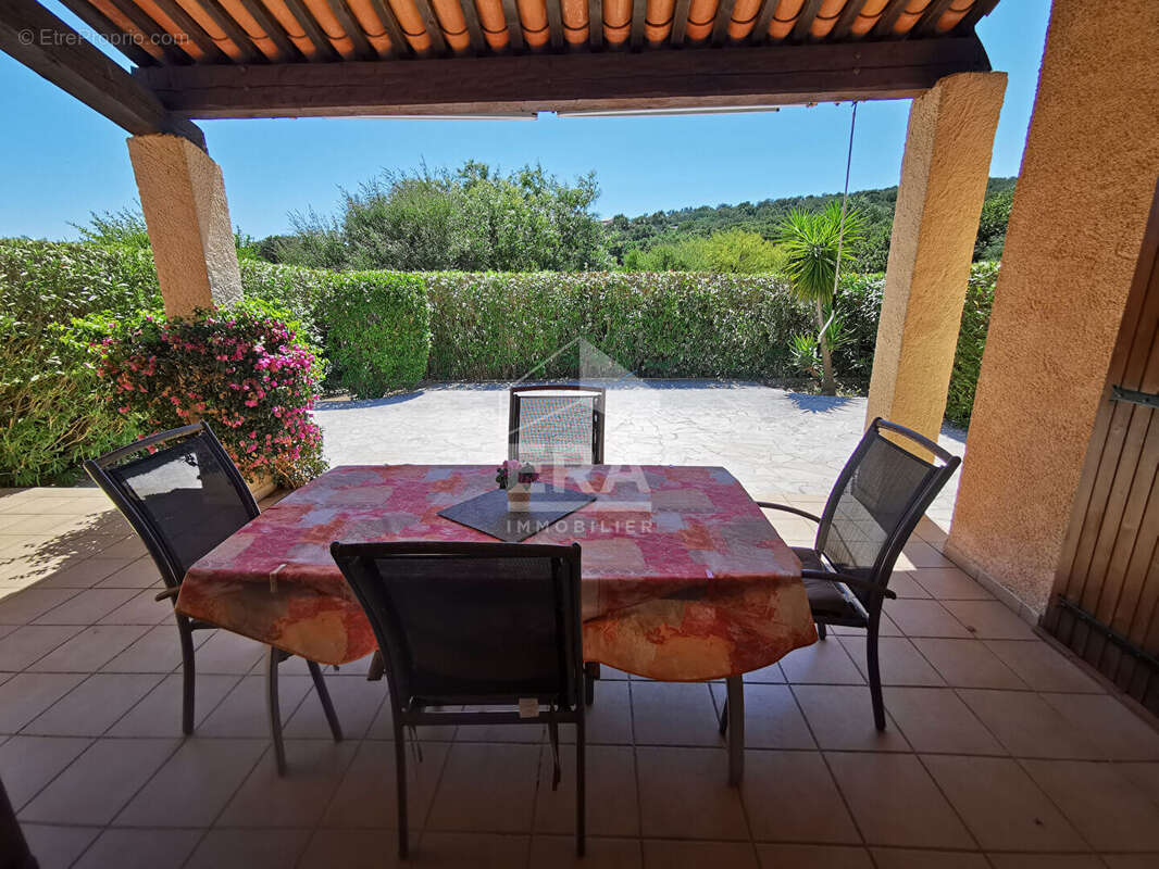 Maison à LES ISSAMBRES