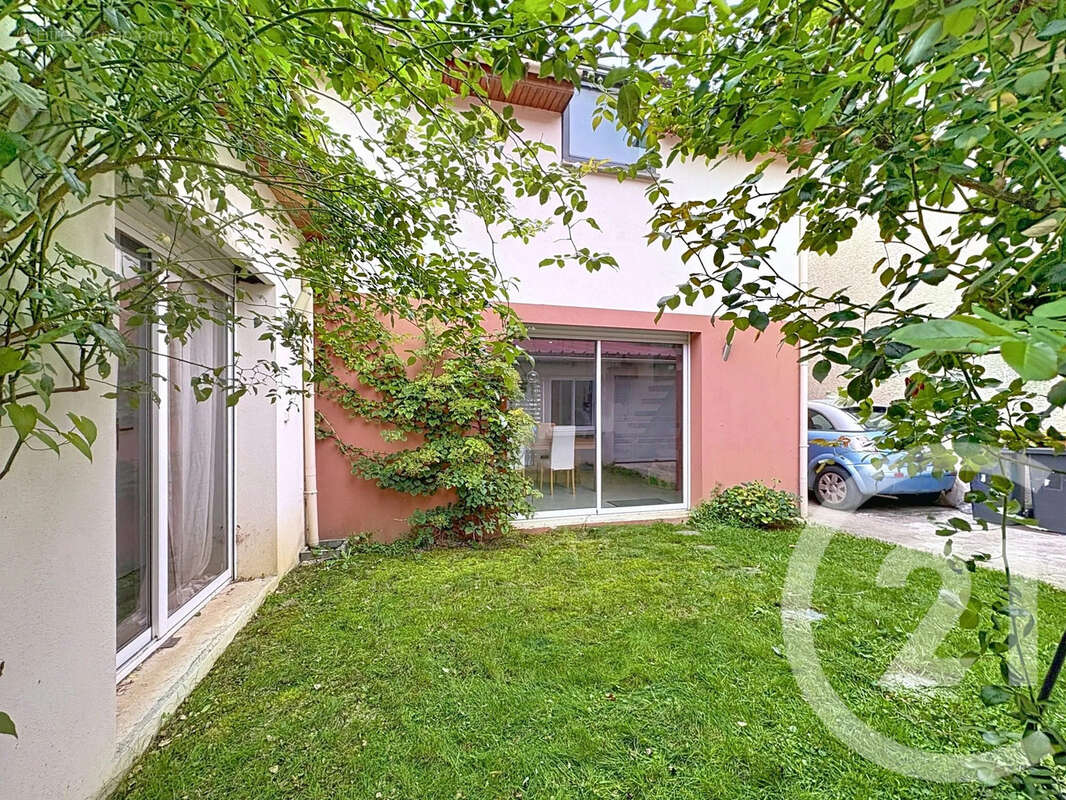 Maison à CHAMPIGNY-SUR-MARNE