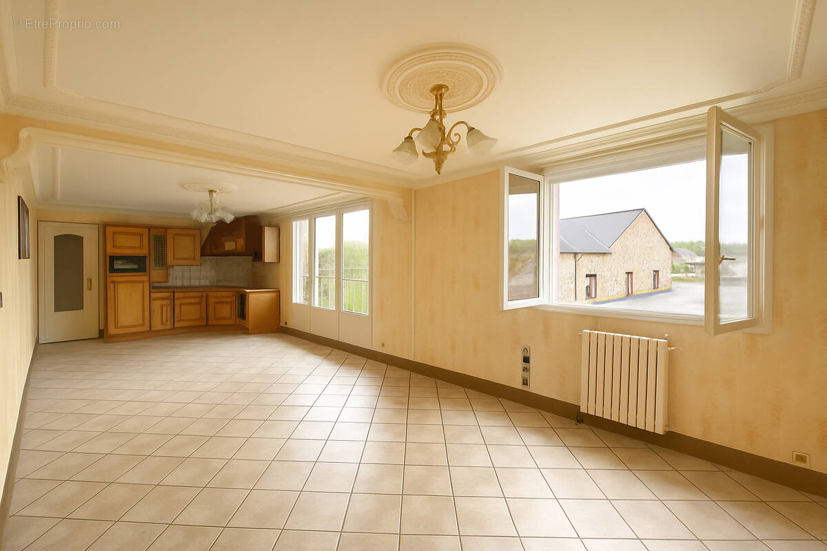 Maison à SAINT-PIERRE-LA-COUR