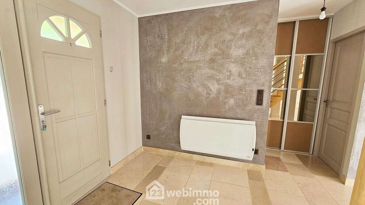 Entrez..... - Maison à MILLY-LA-FORET