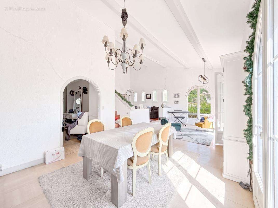 Maison à GATTIERES