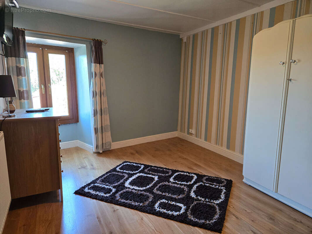 HAUTE-VIENNE - Charmante propriété en pierre rénovée, prête à être habitée - photo 11