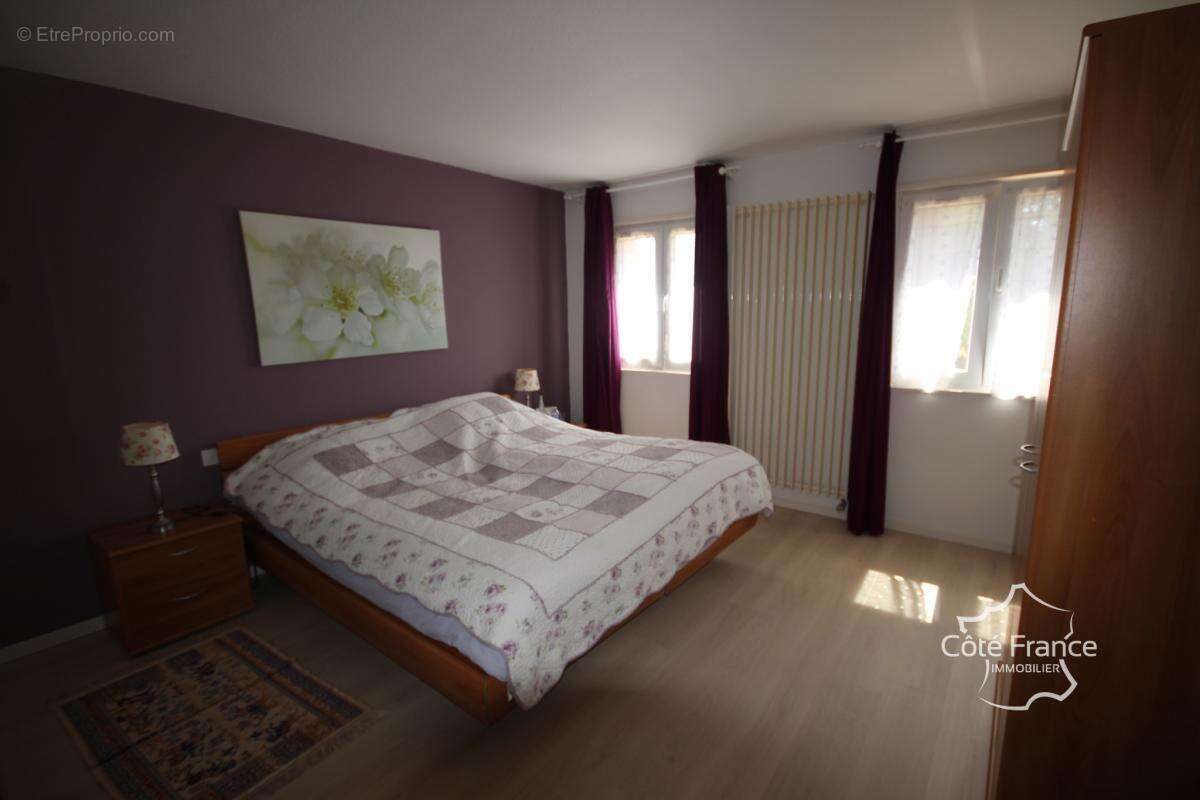 AUBRIVES VILLA DE CARACTERE sur un terrain de 3600 m2, proch - photo 15