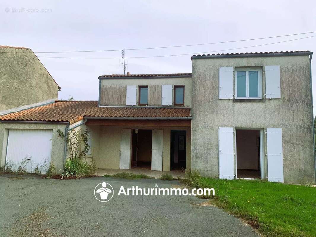 Maison à CONTRE
