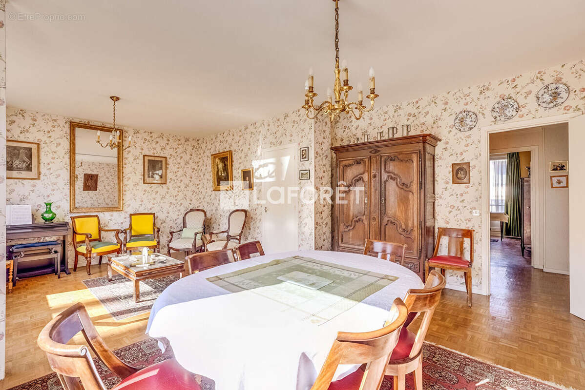 Appartement à PARIS-12E