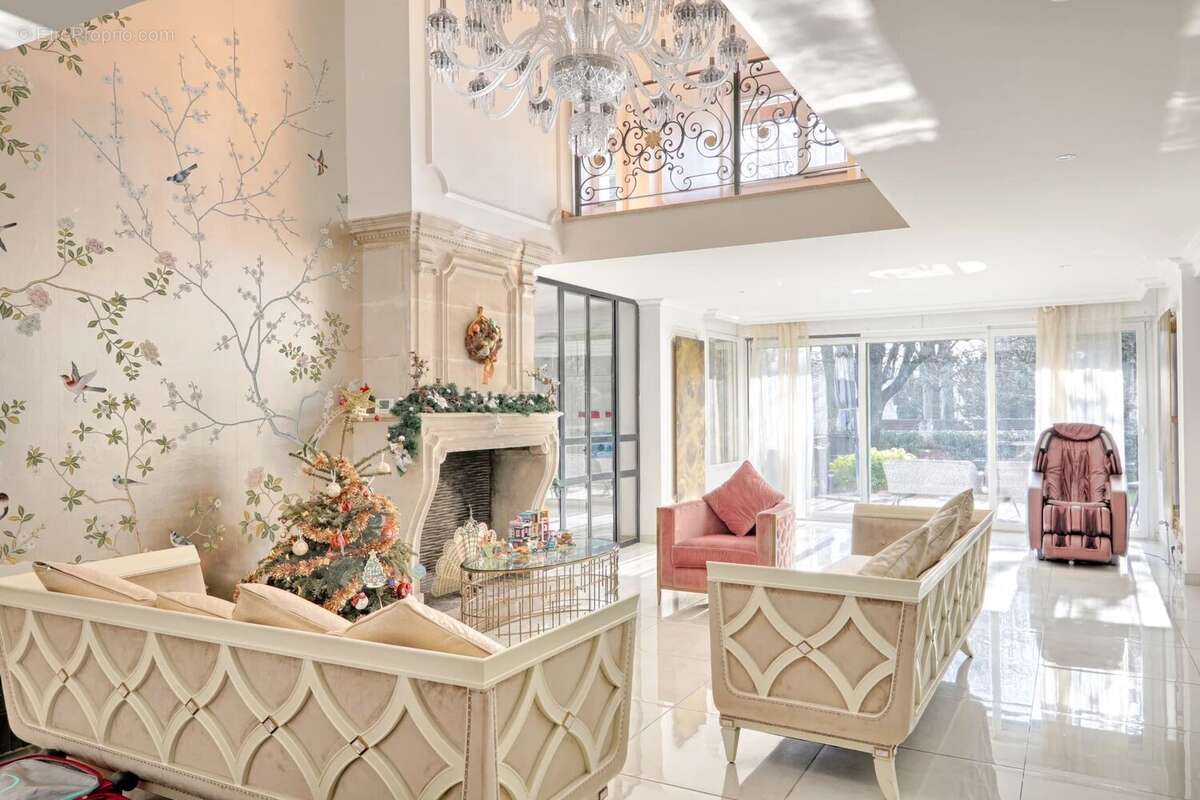 Maison à SAINT-MAUR-DES-FOSSES