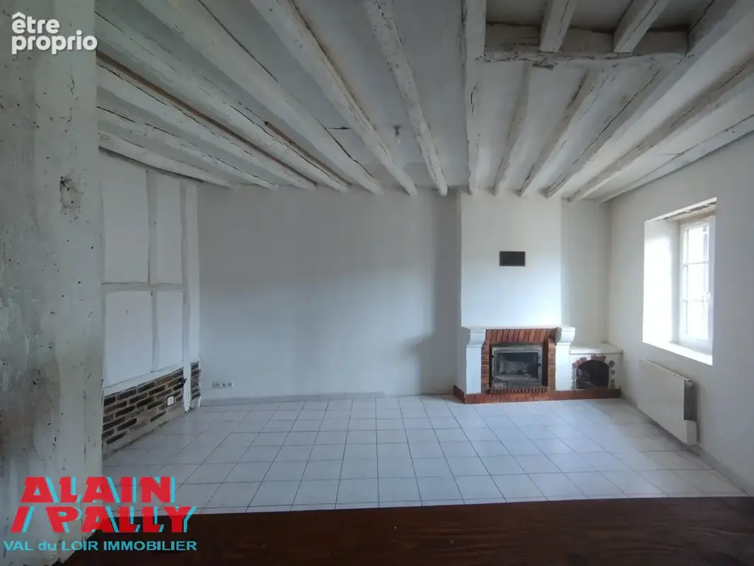Cloyes centre - photo 2