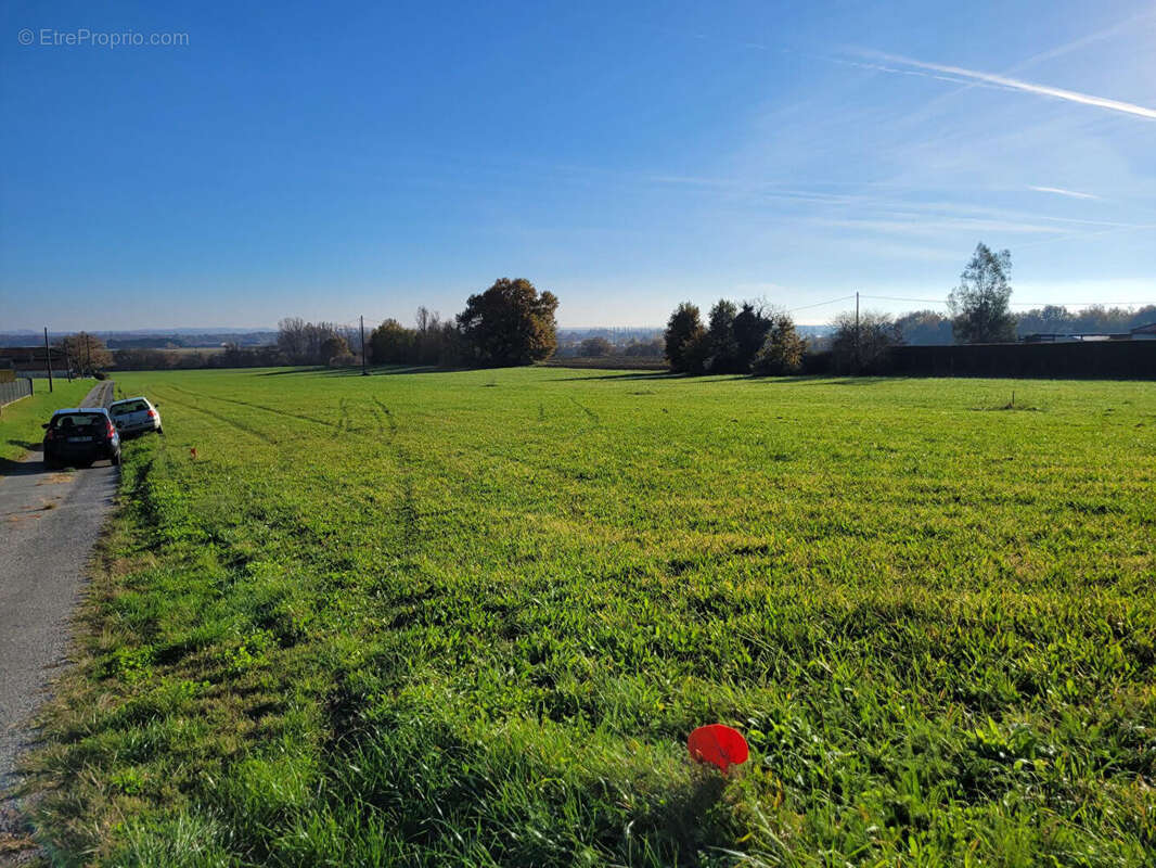Terrain à LAMOTHE-CAPDEVILLE