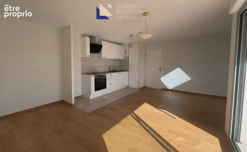 Plein bourg de Carnac,  2ème étage avec ascenseur, appartement T2 avec terrasse et double parking - photo 4