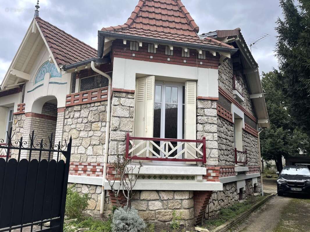 Appartement à ENGHIEN-LES-BAINS