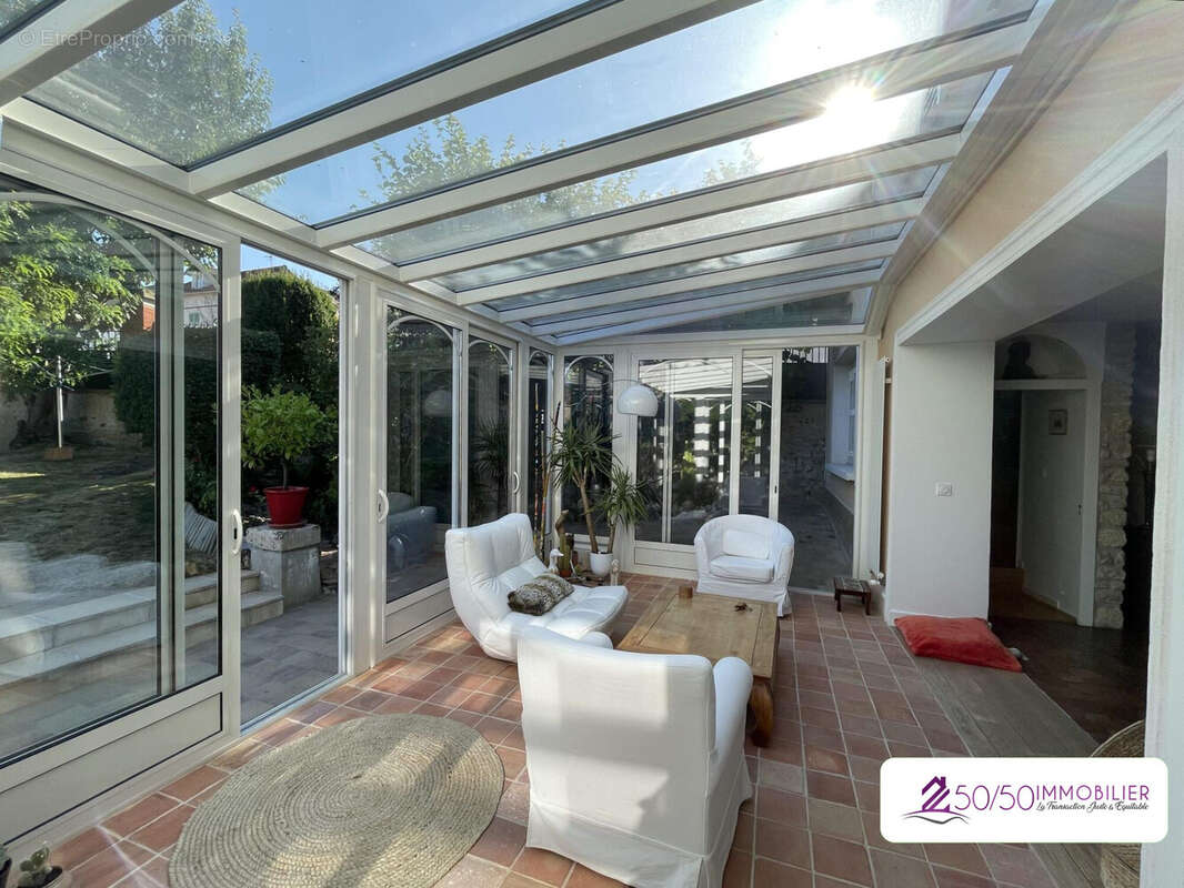 Maison 252 m² à Maule  - photo 4