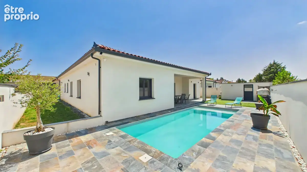 Maison re 2020 de plain pied de 152 m² avec piscine et pool house - photo 11