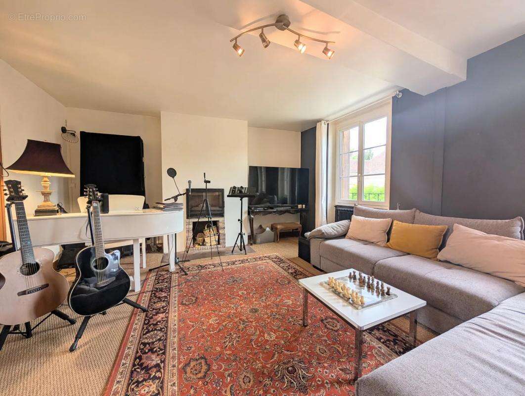 Maison à LONGNY-AU-PERCHE