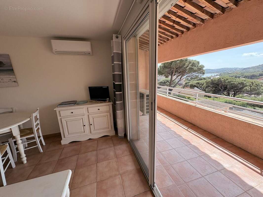 Appartement à ROQUEBRUNE-SUR-ARGENS