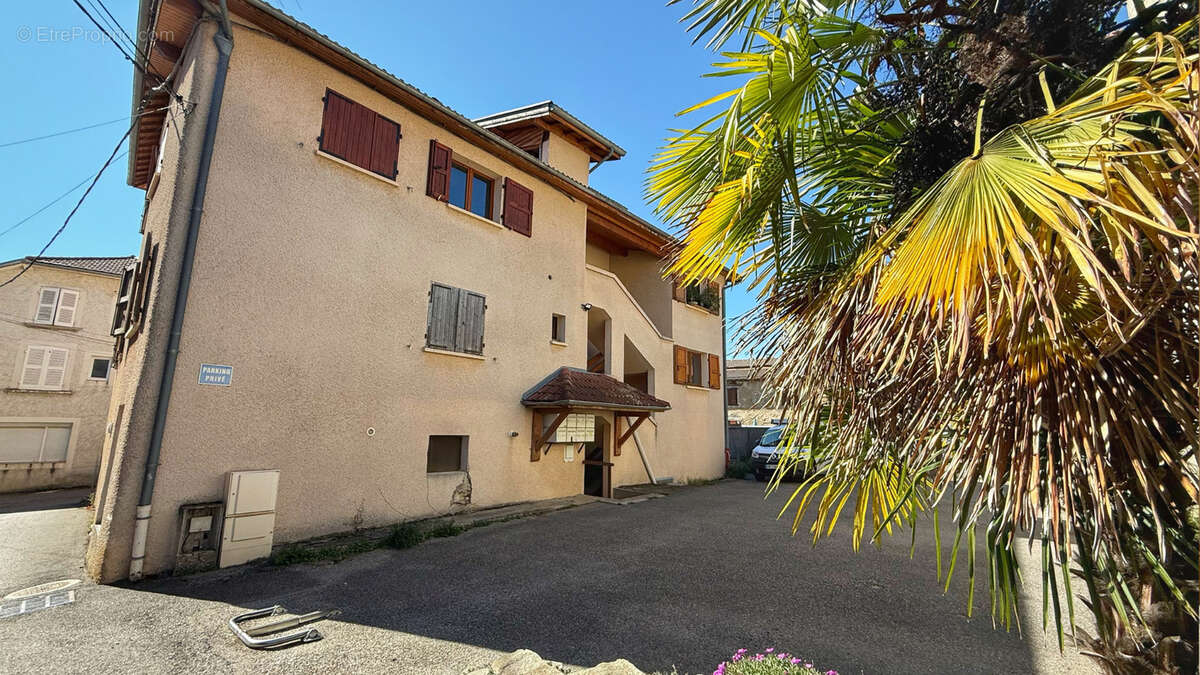 Appartement à LA MURETTE