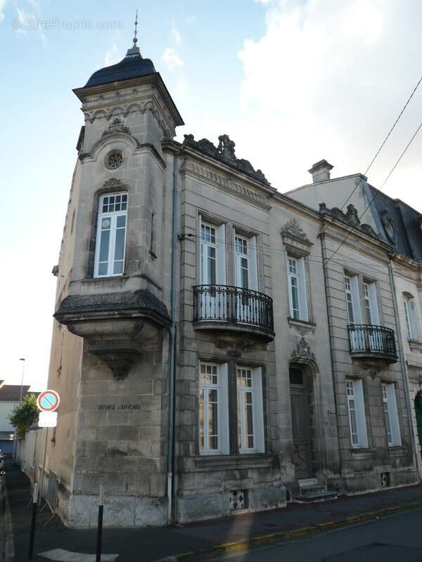  A Vendre Maison BOURGEOISE COGNAC Proche Centre Ville  - photo 2