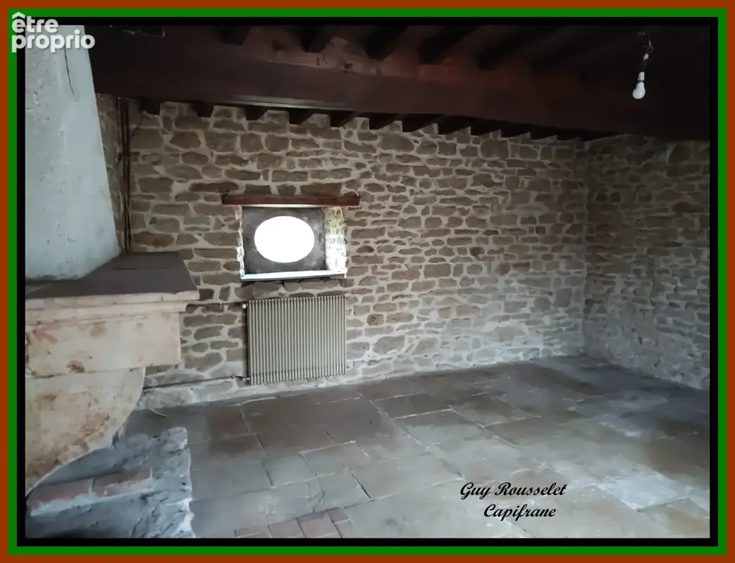 Propriete a vendre faite d'une maison, d'une grange, d'un grand terrain - photo 9