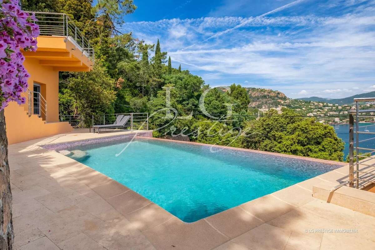 Maison à THEOULE-SUR-MER