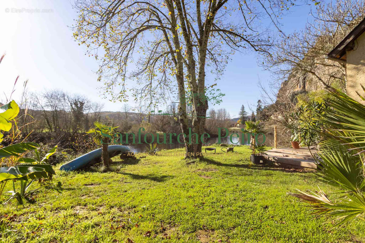 Maison à LA ROQUE-GAGEAC