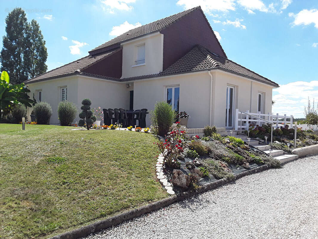 Maison à PARCAY-MESLAY