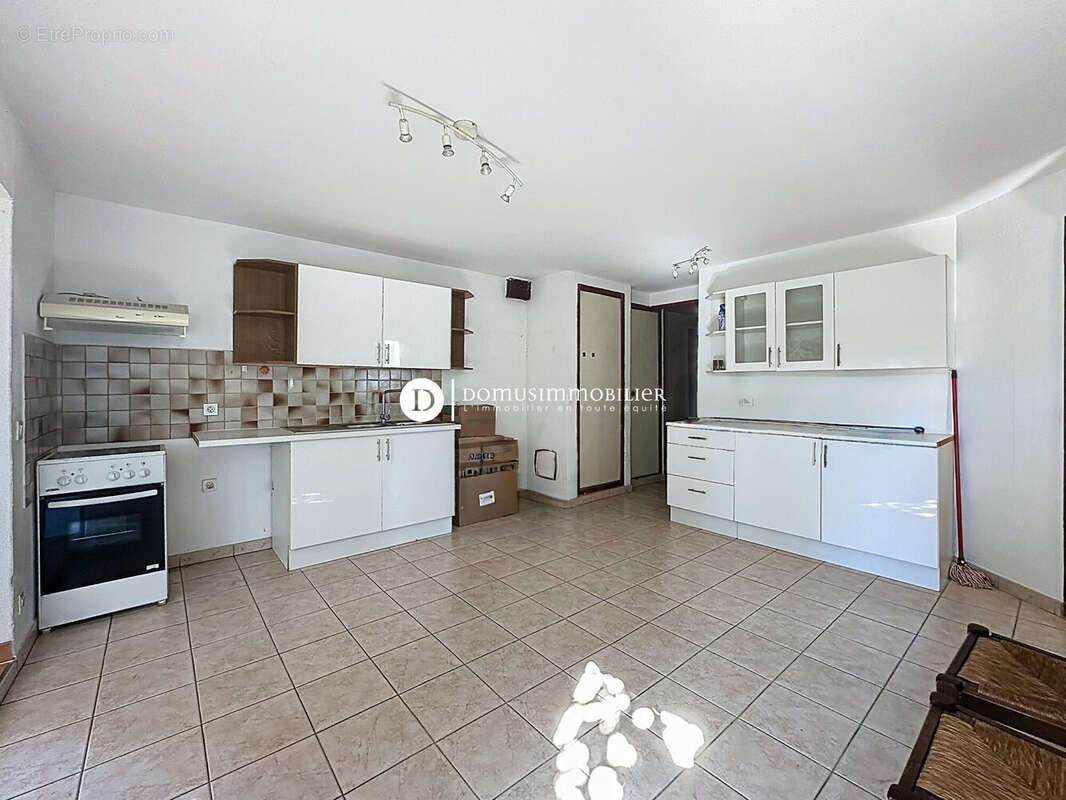 Appartement à CHATEAUNEUF-DE-GADAGNE