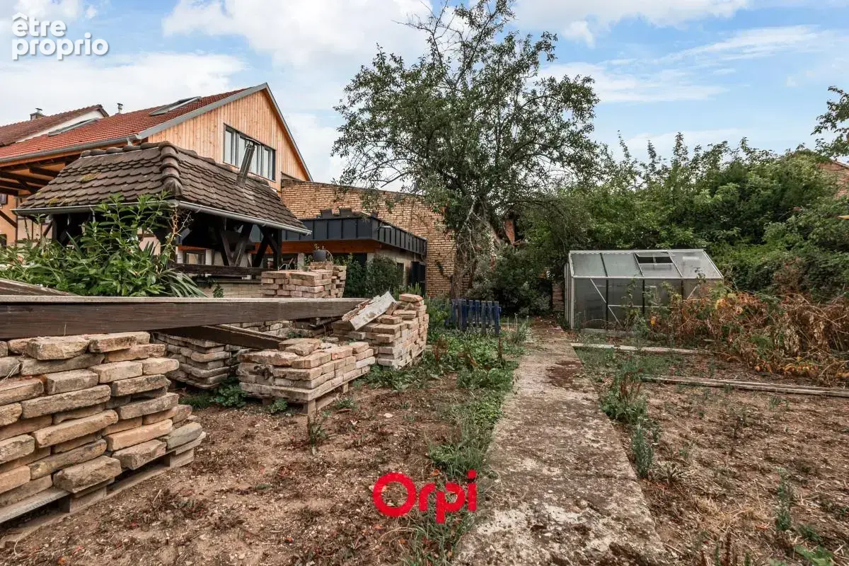 Holtzheim; Maison de caractère rénovée de près de 190 m² au sol, DPE B avec terrasse et jardin - photo 19