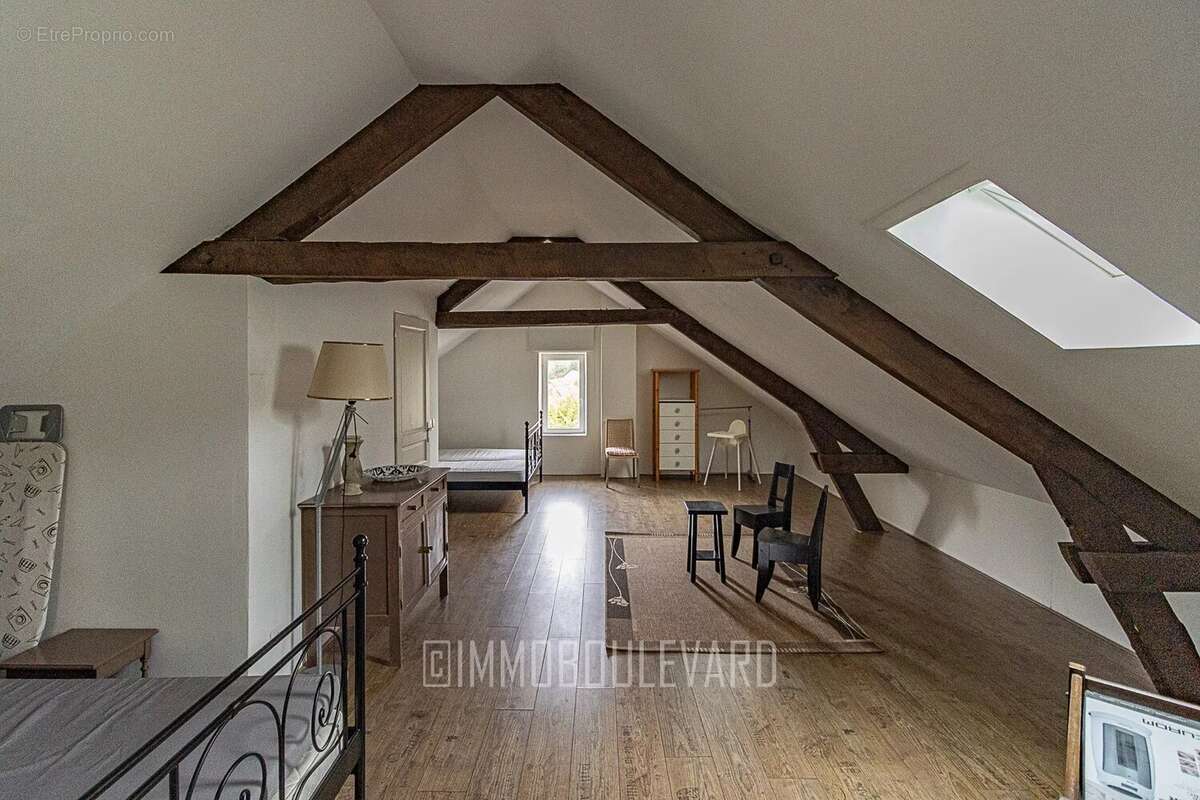 Maison à CHATEAUNEUF-LES-BAINS