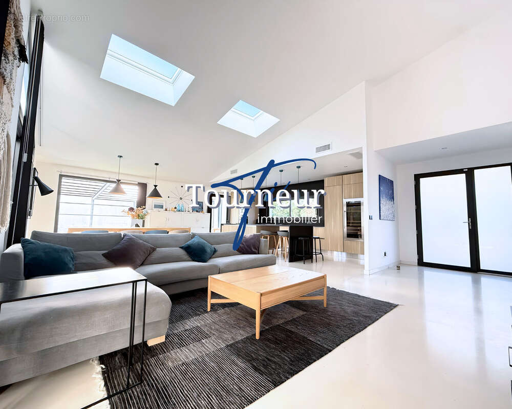 Maison à SIX-FOURS-LES-PLAGES