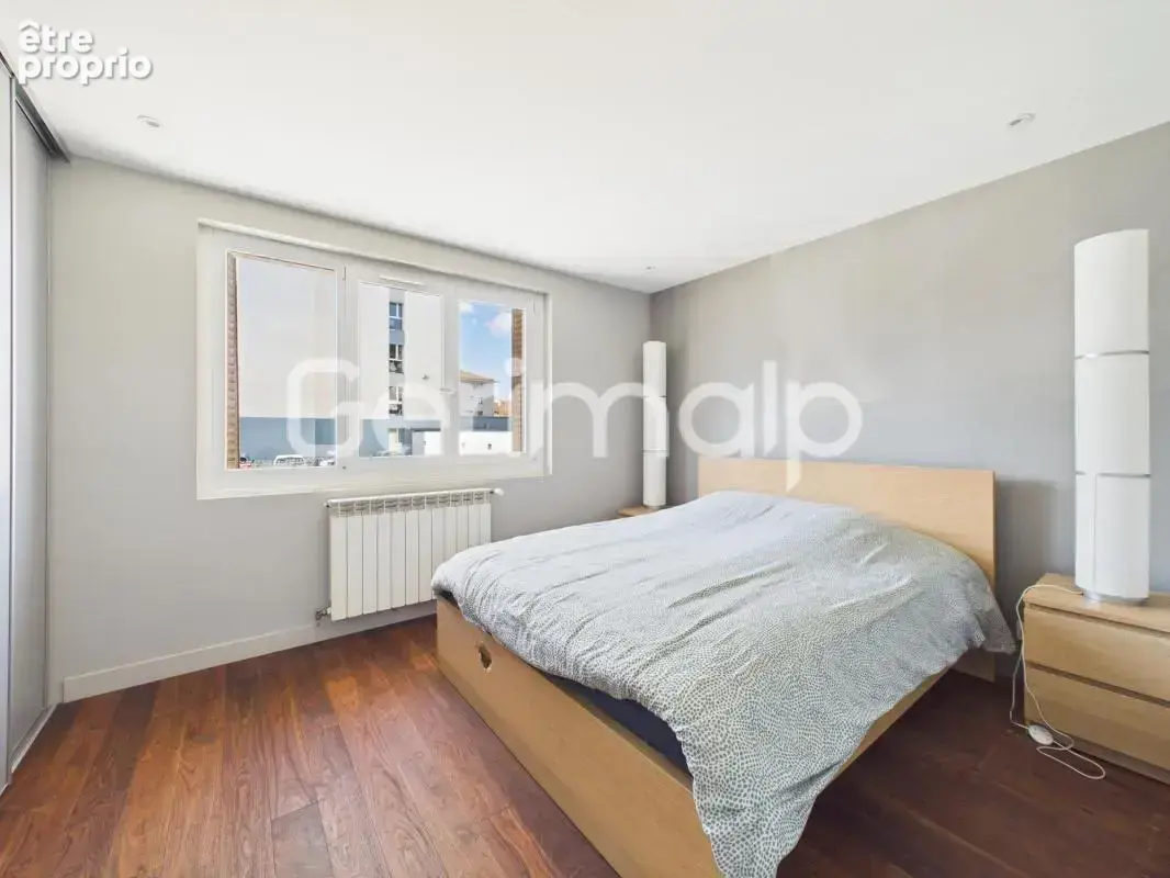 Vente - Appartement - 3 pièces + cuisine - 71 m² - 331 000 € - - photo 6