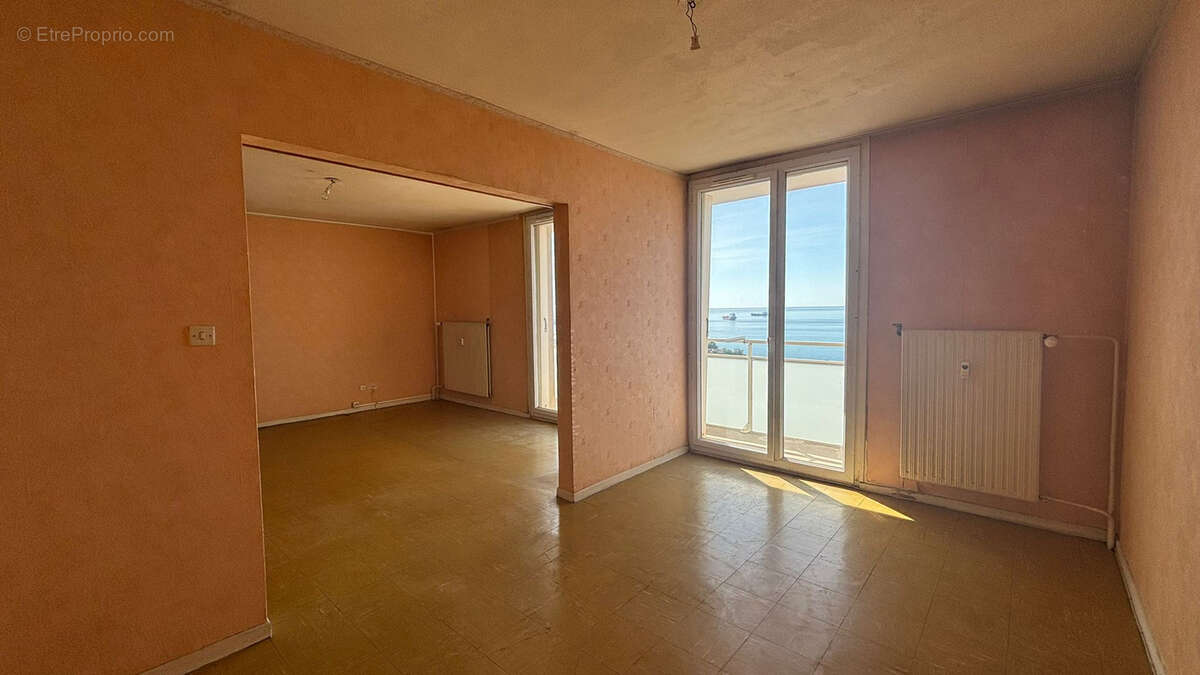 Appartement à PORT-DE-BOUC