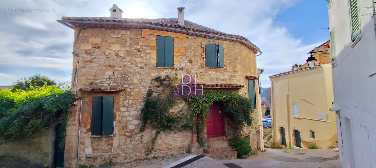 Maison à HYERES