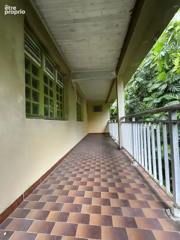 Villa sur deux niveaux de 275 m2 - photo 6