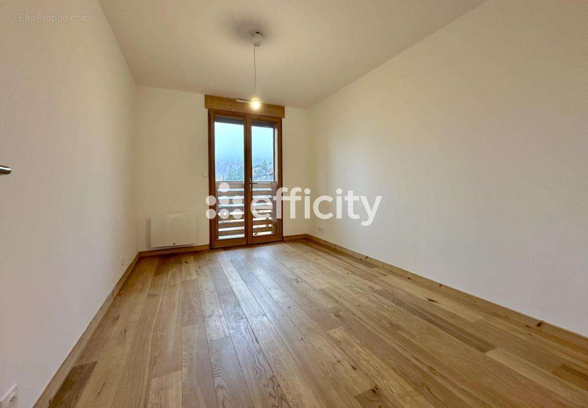Appartement à SAINT-ETIENNE-DE-TINEE