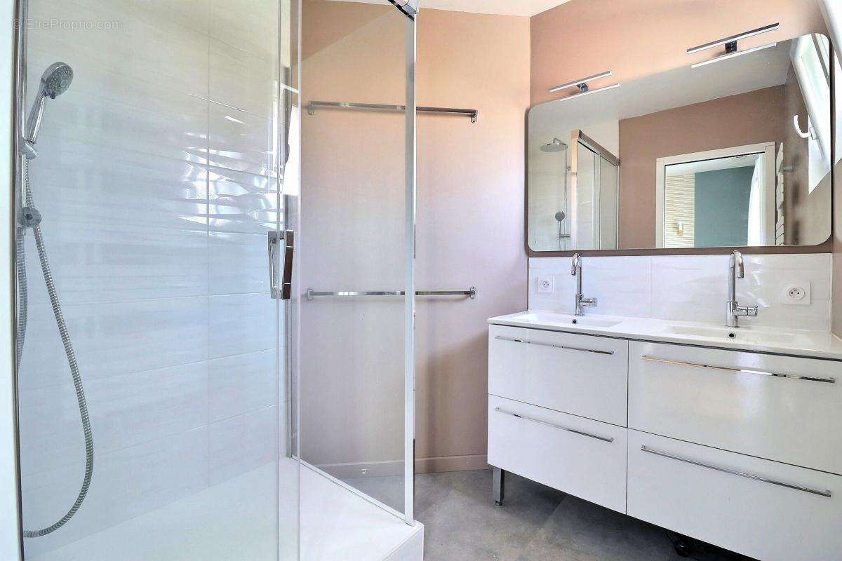 Maison individuelle rénovée au calme et proche toutes commodités - photo 11