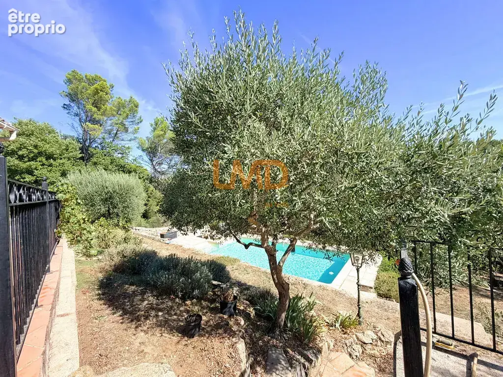 Flayosc – Maison de plain-pied avec piscine, vue dégagée - photo 21