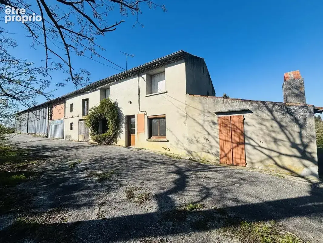Corps de ferme - annexes - 30 hectares - photo 10
