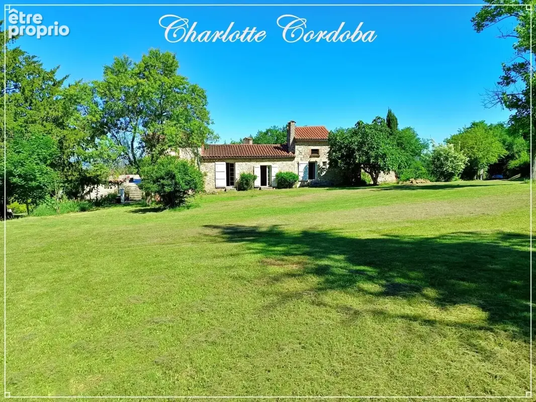 Maison en pierre de 313 m² avec vue panoramique et près de 2 hectares de terrain - photo 24