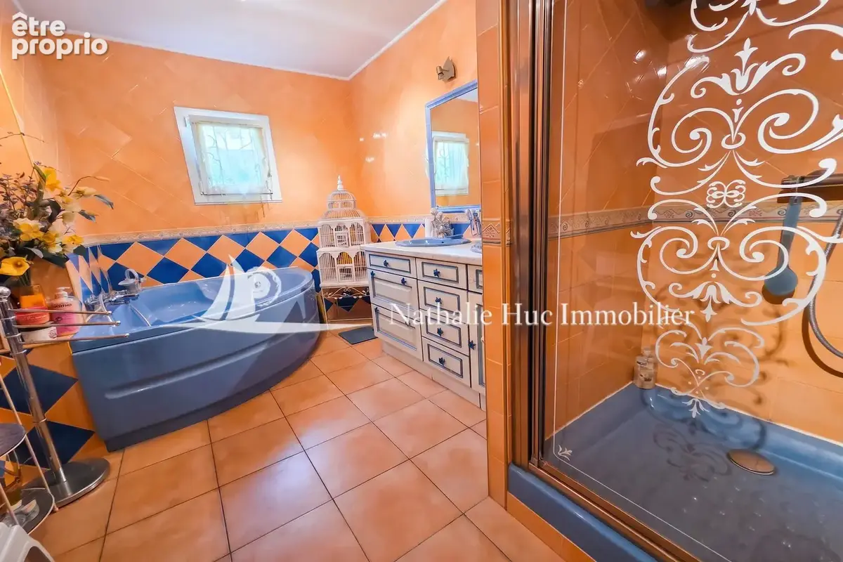 Maison 196 m² à Saint-Cyprien  - photo 6