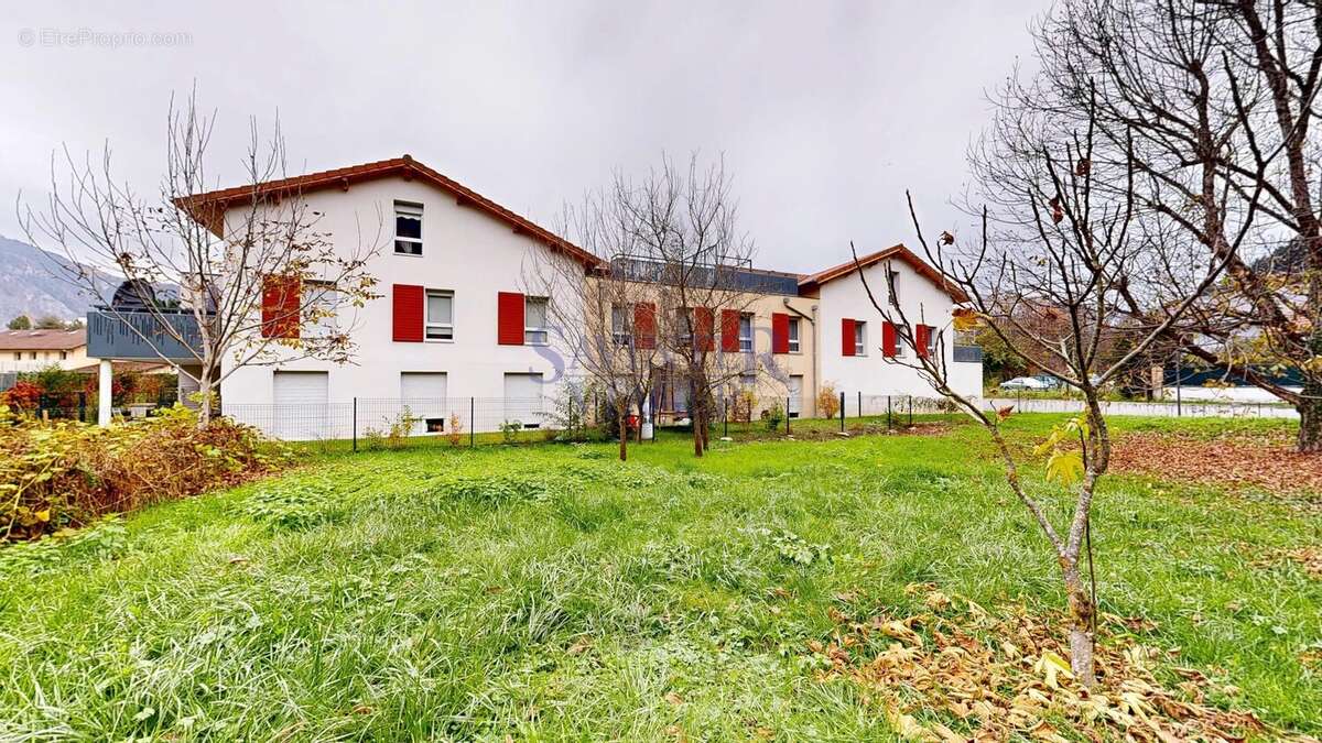 Attique T5 en duplex avec grandes terrasses et 2 garages – Bonneville- libre de suite - photo 4