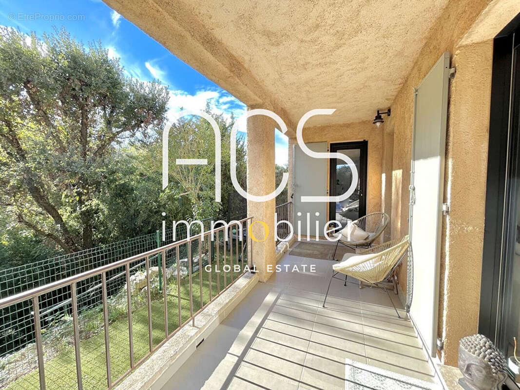 Appartement à MOUGINS