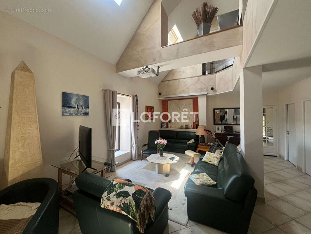 Maison Luc La Primaube 8 pièce(s) 302 m2 - photo 3