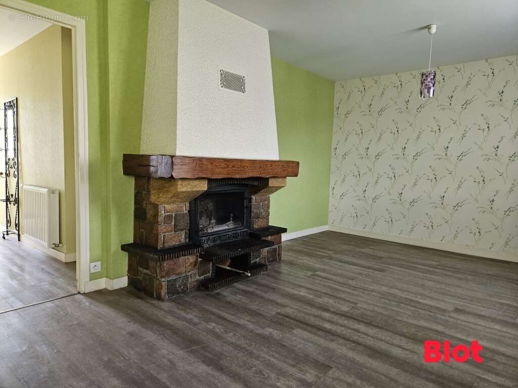 Maison à LA CHAPELLE-JANSON
