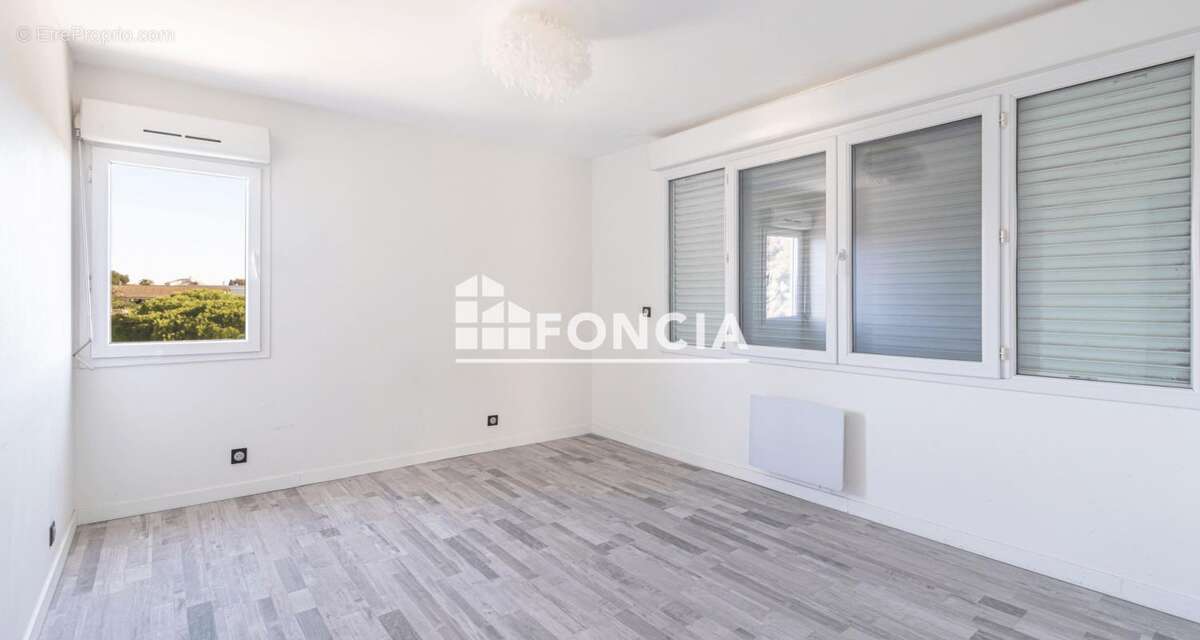 Appartement à PORT-DE-BOUC