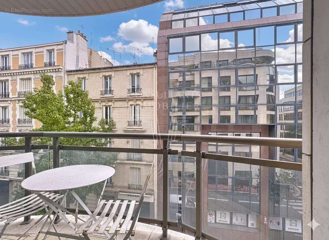 Appartement à LEVALLOIS-PERRET