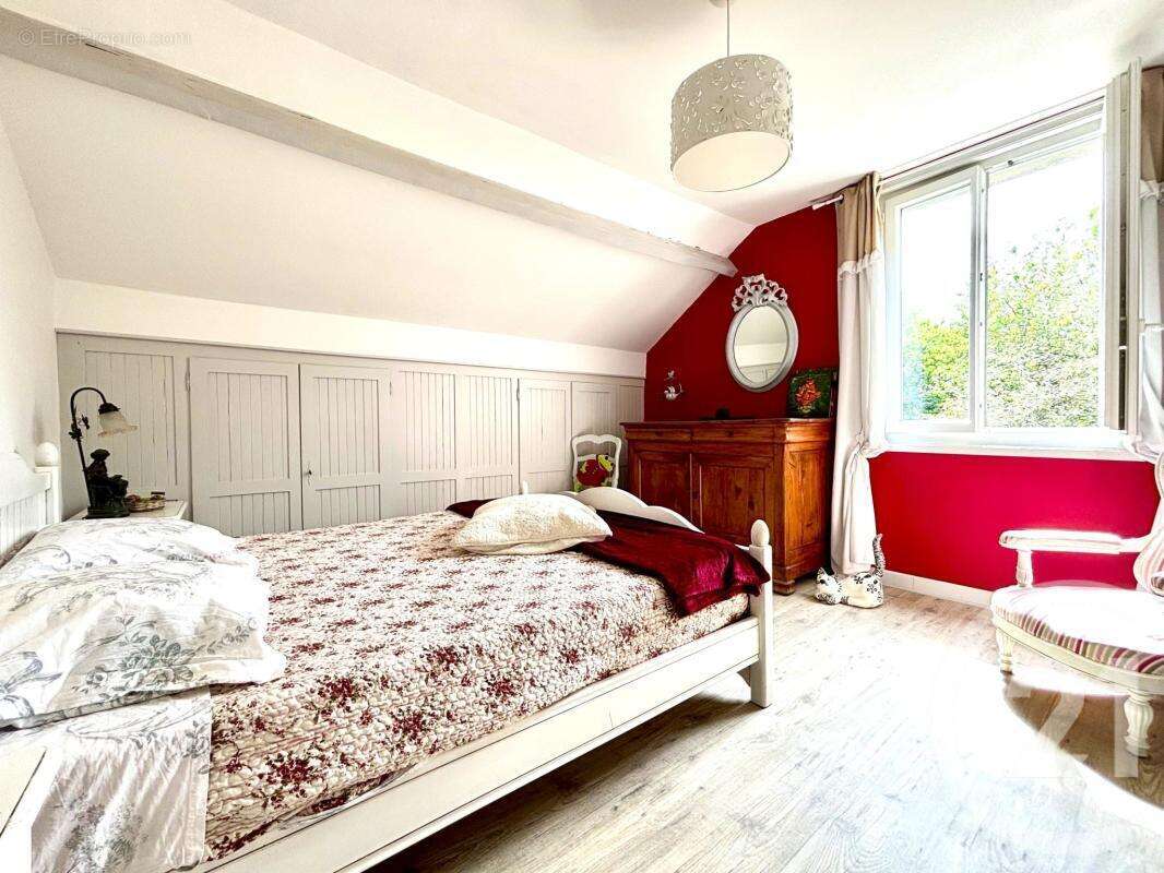 Maison à LA CROISILLE-SUR-BRIANCE