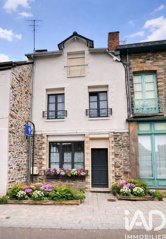 Photo 1 - Maison à LES BRULAIS