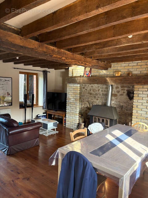 Maison à AMBRIERES-LES-VALLEES